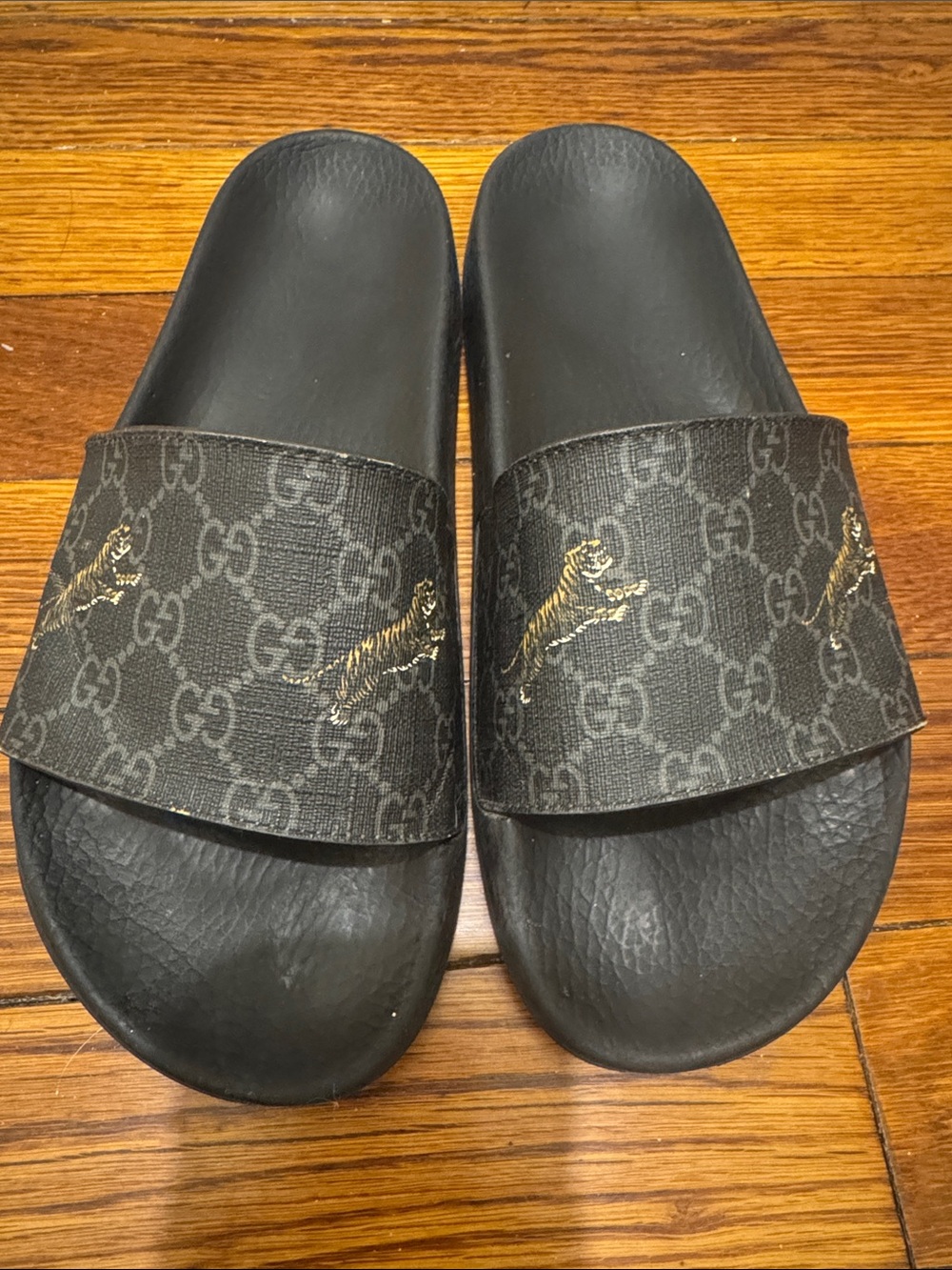 Well Loved Authentic Gucci Supreme Tiger Slides Size 7.5 Men 9 Women - Picture 3 of 6